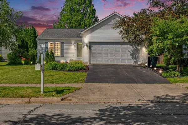 $389,900 | 9074 Longstone Drive, Lewis Center, OH 43035