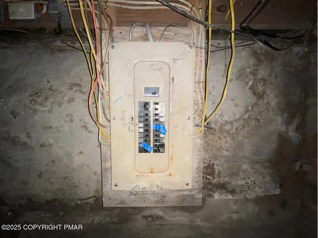 $79,900 | 1900 Greenfield Road, Jermyn, PA 18433