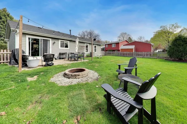 $385,000 | 1931 Moore Avenue, St. Charles, IL 60174