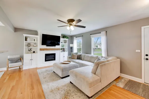 $385,000 | 1931 Moore Avenue, St. Charles, IL 60174