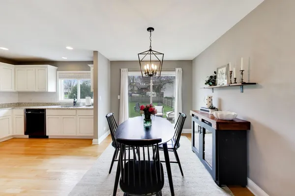 $385,000 | 1931 Moore Avenue, St. Charles, IL 60174