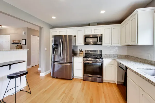 $385,000 | 1931 Moore Avenue, St. Charles, IL 60174