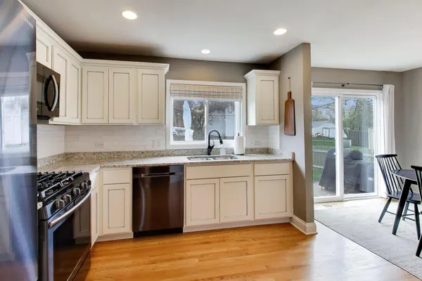 $385,000 | 1931 Moore Avenue, St. Charles, IL 60174