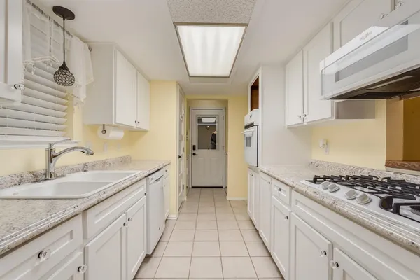 $2,400 | 4105 Astoria Street, Irving, TX 75062