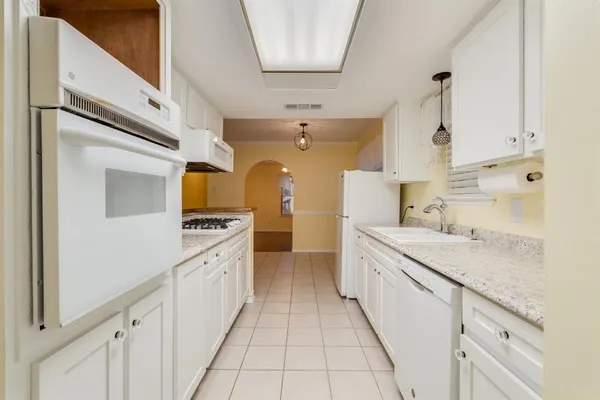 $2,400 | 4105 Astoria Street, Irving, TX 75062