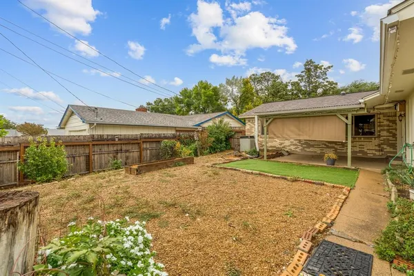 $2,400 | 4105 Astoria Street, Irving, TX 75062
