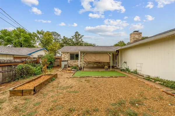$2,400 | 4105 Astoria Street, Irving, TX 75062