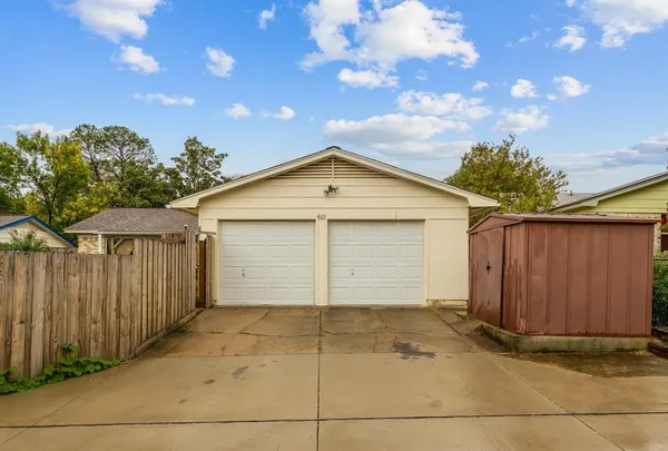 $2,400 | 4105 Astoria Street, Irving, TX 75062