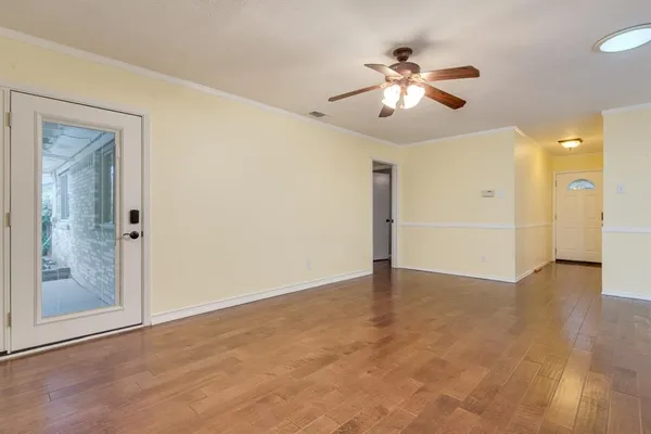 $2,400 | 4105 Astoria Street, Irving, TX 75062
