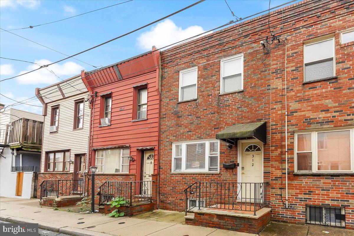 312 Tree Street Philadelphia, PA 19148 - Photo 2 of 17