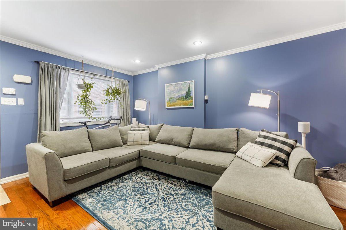 312 Tree Street Philadelphia, PA 19148 - Photo 3 of 17