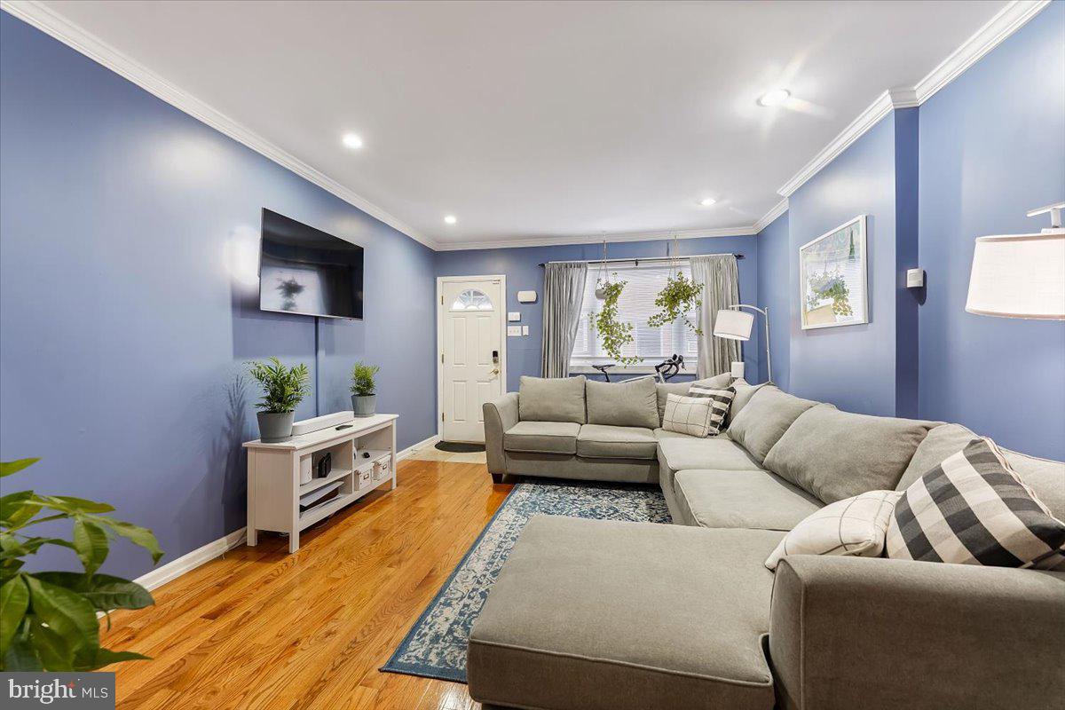 312 Tree Street Philadelphia, PA 19148 - Photo 5 of 17