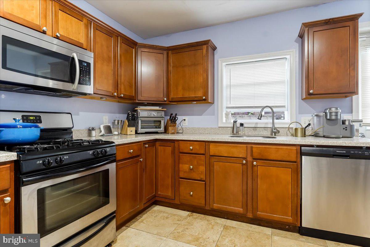 312 Tree Street Philadelphia, PA 19148 - Photo 7 of 17