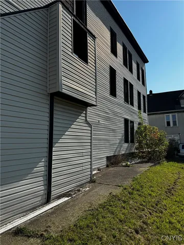 $69,900 | 211 Kossuth Avenue, Utica, NY 13501