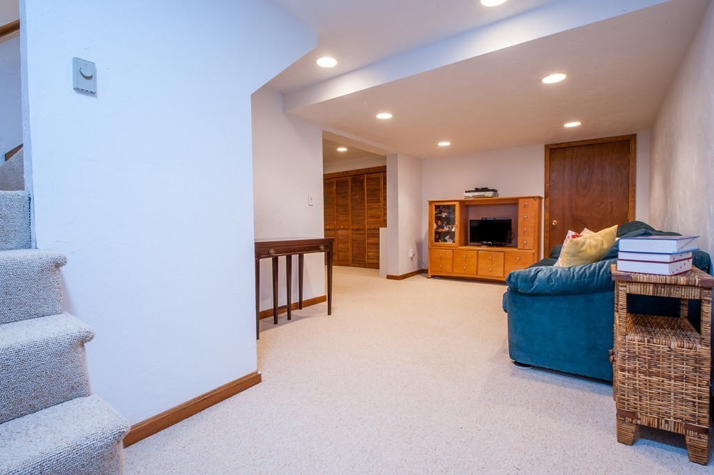7 Parmenter Road Framingham, MA 01701 - Photo 26 of 29