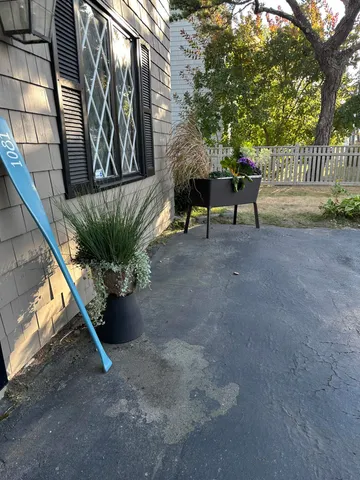 $2,100,000 | 1081 Kings Highway, Kennebunkport, ME 04046