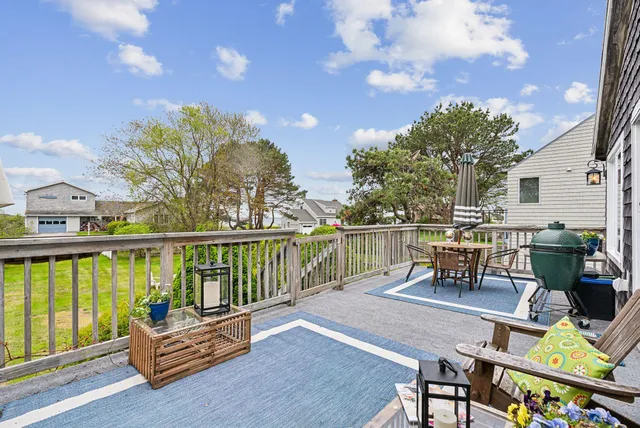 $2,100,000 | 1081 Kings Highway, Kennebunkport, ME 04046