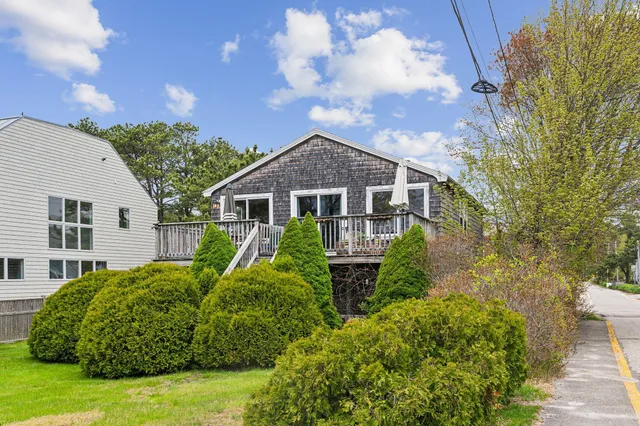 $2,100,000 | 1081 Kings Highway, Kennebunkport, ME 04046