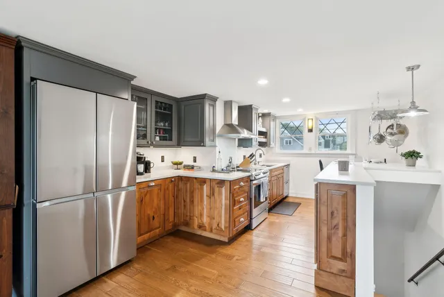 $2,100,000 | 1081 Kings Highway, Kennebunkport, ME 04046