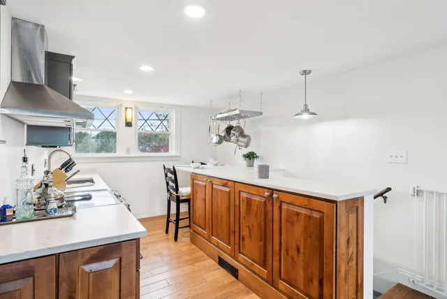 $2,100,000 | 1081 Kings Highway, Kennebunkport, ME 04046