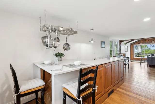 $2,100,000 | 1081 Kings Highway, Kennebunkport, ME 04046