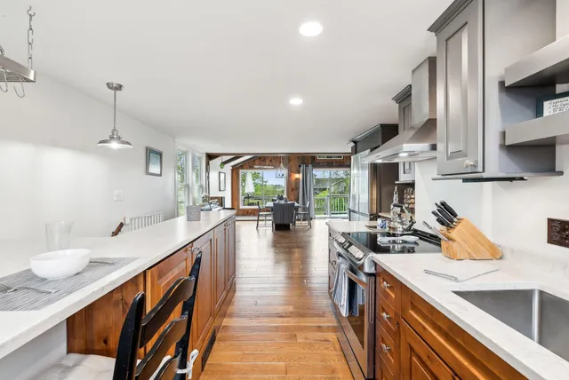 $2,100,000 | 1081 Kings Highway, Kennebunkport, ME 04046