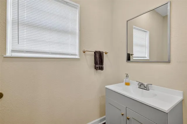 $899,000 | 36408 East Eldorado Lake Drive, Eustis, FL 32736