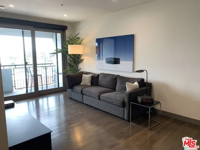 $420,000 | 1234 Wilshire Boulevard, Unit 415, Los Angeles, CA 90017