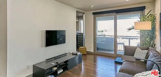 $420,000 | 1234 Wilshire Boulevard, Unit 415, Los Angeles, CA 90017