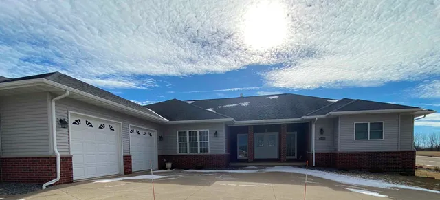 $579,000 | 1175 Matador Drive, Platteville, WI 53818