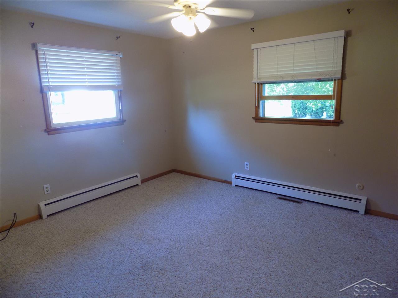 1946 South Reese Road Reese, MI 48757 - Photo 11 of 16 31382160-10.JPG