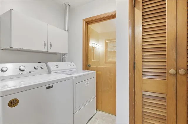 $378,000 | 610 North Shore Drive, Lake Waukomis, MO 64151