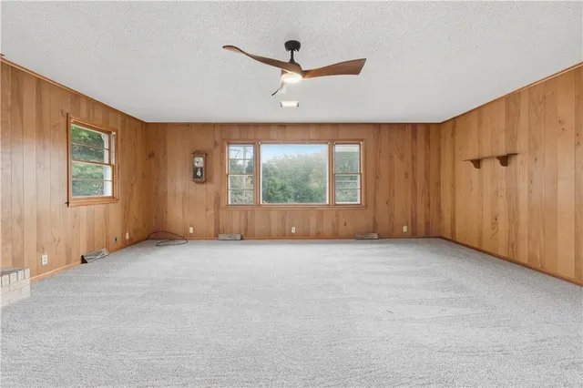 $378,000 | 610 North Shore Drive, Lake Waukomis, MO 64151