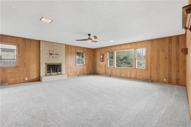 $378,000 | 610 North Shore Drive, Lake Waukomis, MO 64151