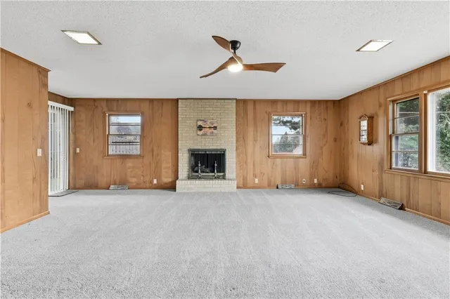 $378,000 | 610 North Shore Drive, Lake Waukomis, MO 64151