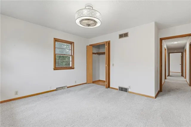 $378,000 | 610 North Shore Drive, Lake Waukomis, MO 64151