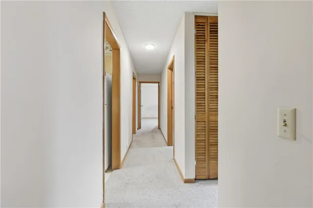 $378,000 | 610 North Shore Drive, Lake Waukomis, MO 64151