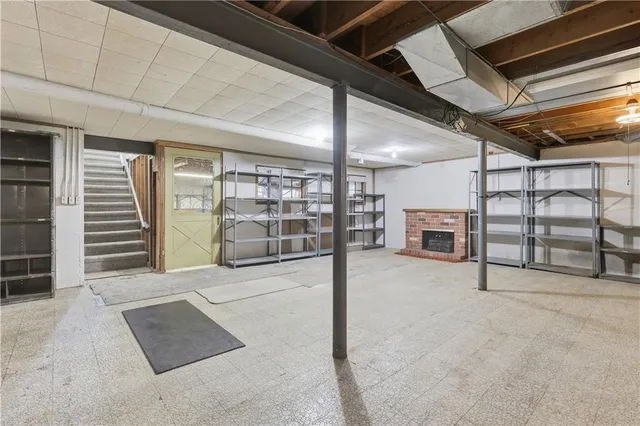 $378,000 | 610 North Shore Drive, Lake Waukomis, MO 64151