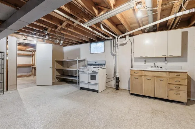 $378,000 | 610 North Shore Drive, Lake Waukomis, MO 64151