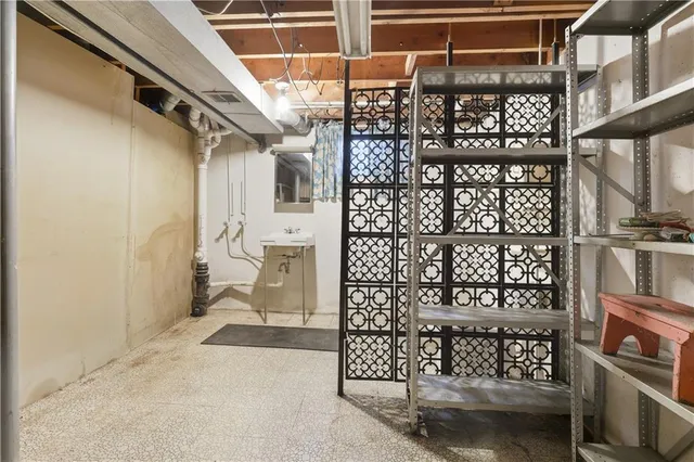 $378,000 | 610 North Shore Drive, Lake Waukomis, MO 64151