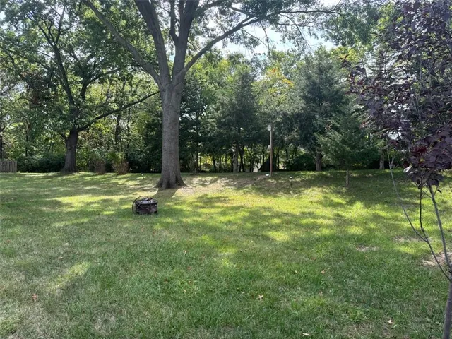 $378,000 | 610 North Shore Drive, Lake Waukomis, MO 64151