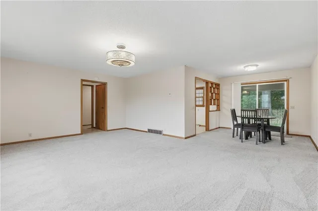 $378,000 | 610 North Shore Drive, Lake Waukomis, MO 64151