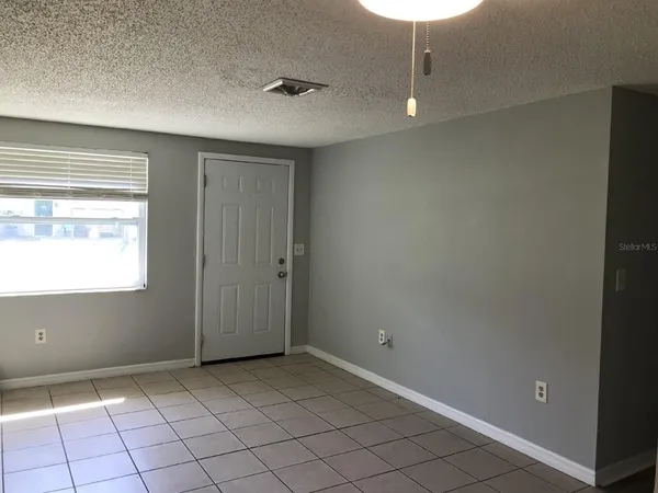 $1,300 | 131 West Perry Lane, Englewood, FL 34223