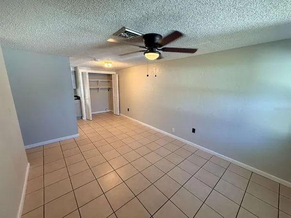$1,300 | 131 West Perry Lane, Englewood, FL 34223