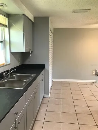 $1,300 | 131 West Perry Lane, Englewood, FL 34223