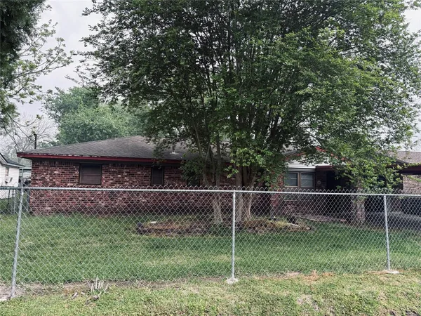 $229,900 | 415 Zinn Drive, Crosby, TX 77532