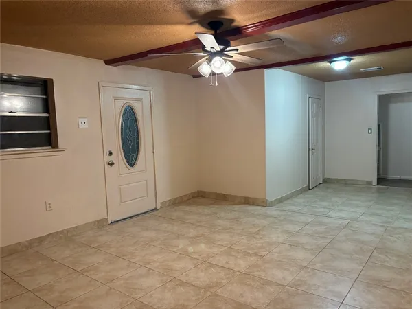 $229,900 | 415 Zinn Drive, Crosby, TX 77532