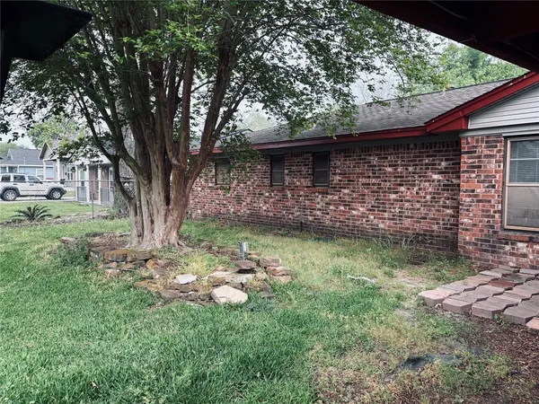 $229,900 | 415 Zinn Drive, Crosby, TX 77532