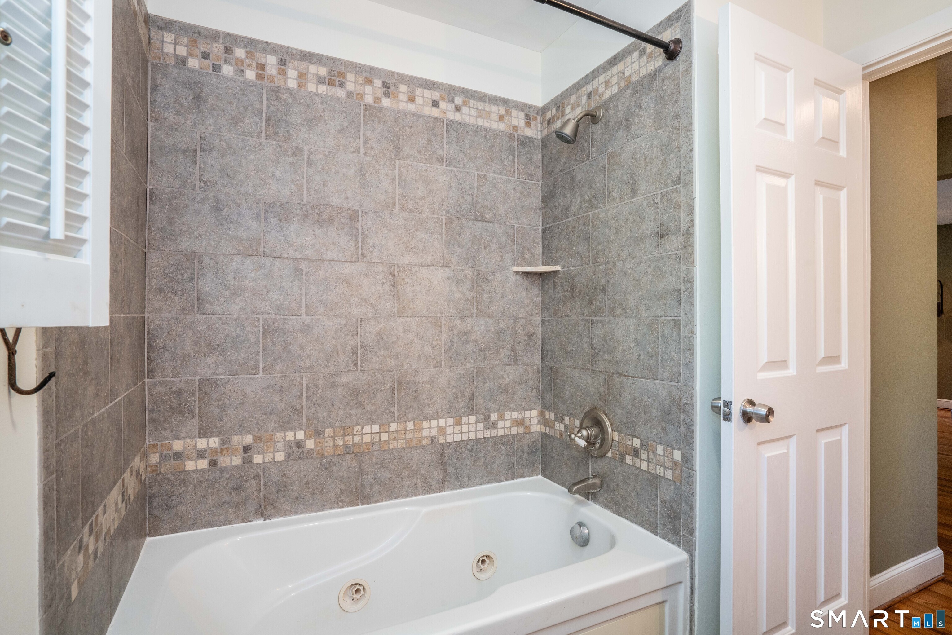 38 Hickory Hill Road Simsbury, CT 06070 - Photo 21 of 40