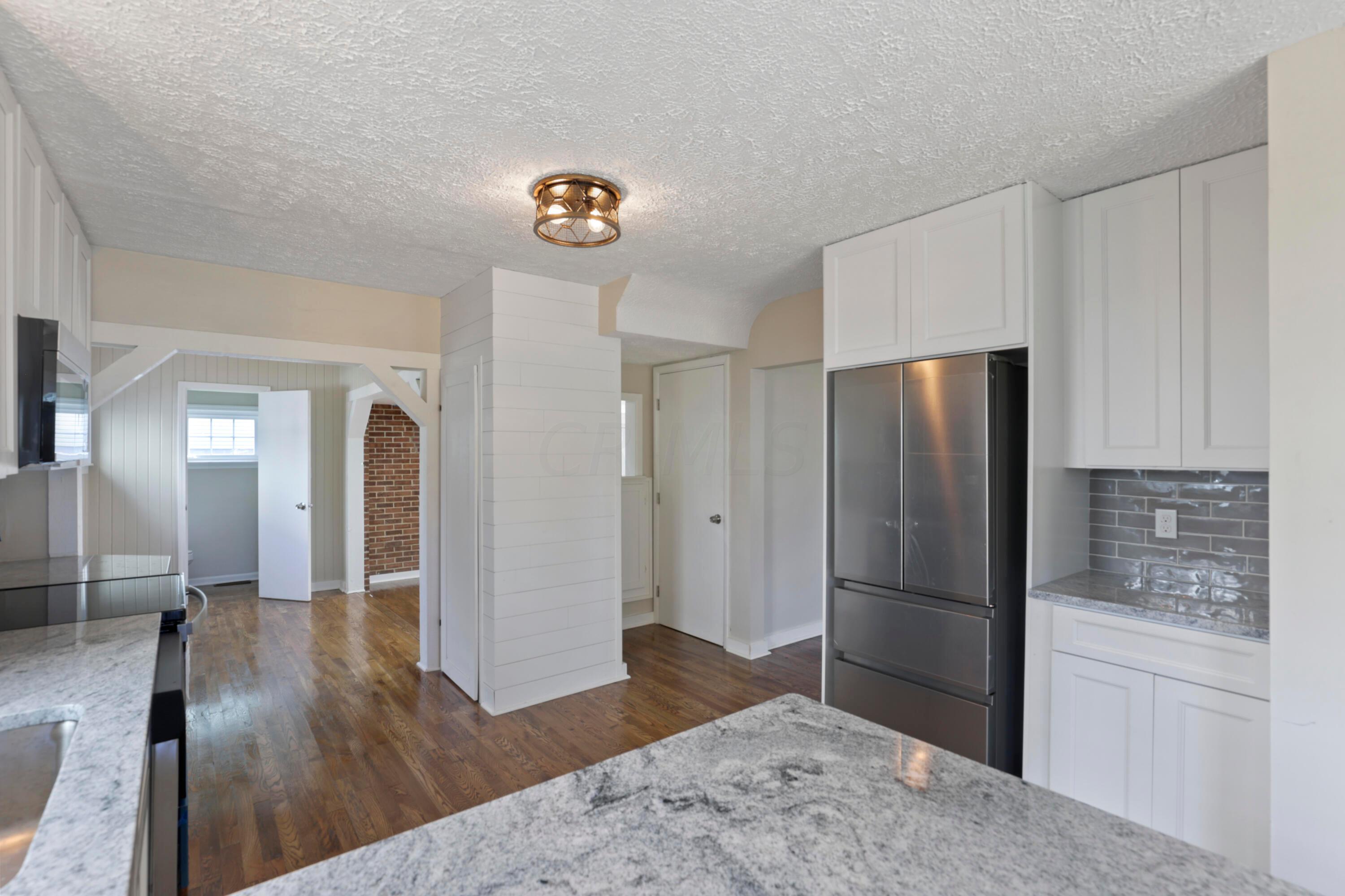 3076 Parkside Road Columbus, OH 43204 - Photo 10 of 45 0N4A4734